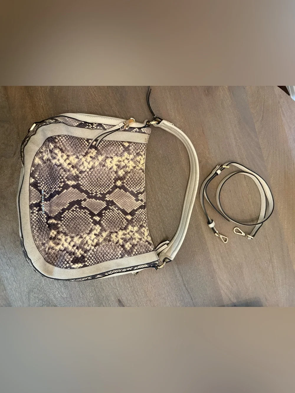 Michael Kors Julia Med Shoulder Bag